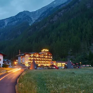 Sunny Hotel